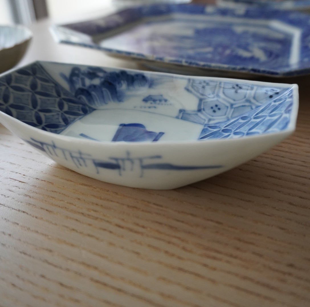 【2客セット】食卓に変化をつける染付舟形七宝繋ぎ見込み - Kotto Shop