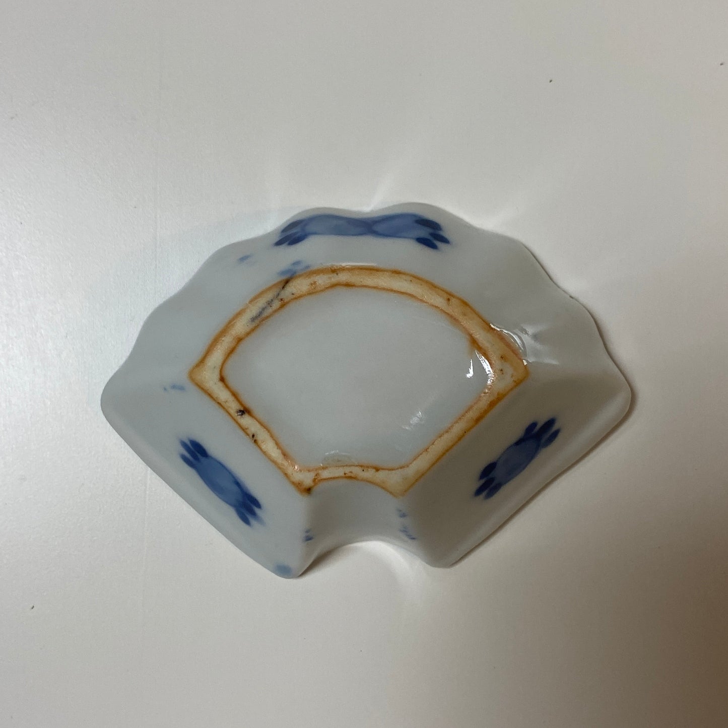 食卓を静かに彩る変形豆皿