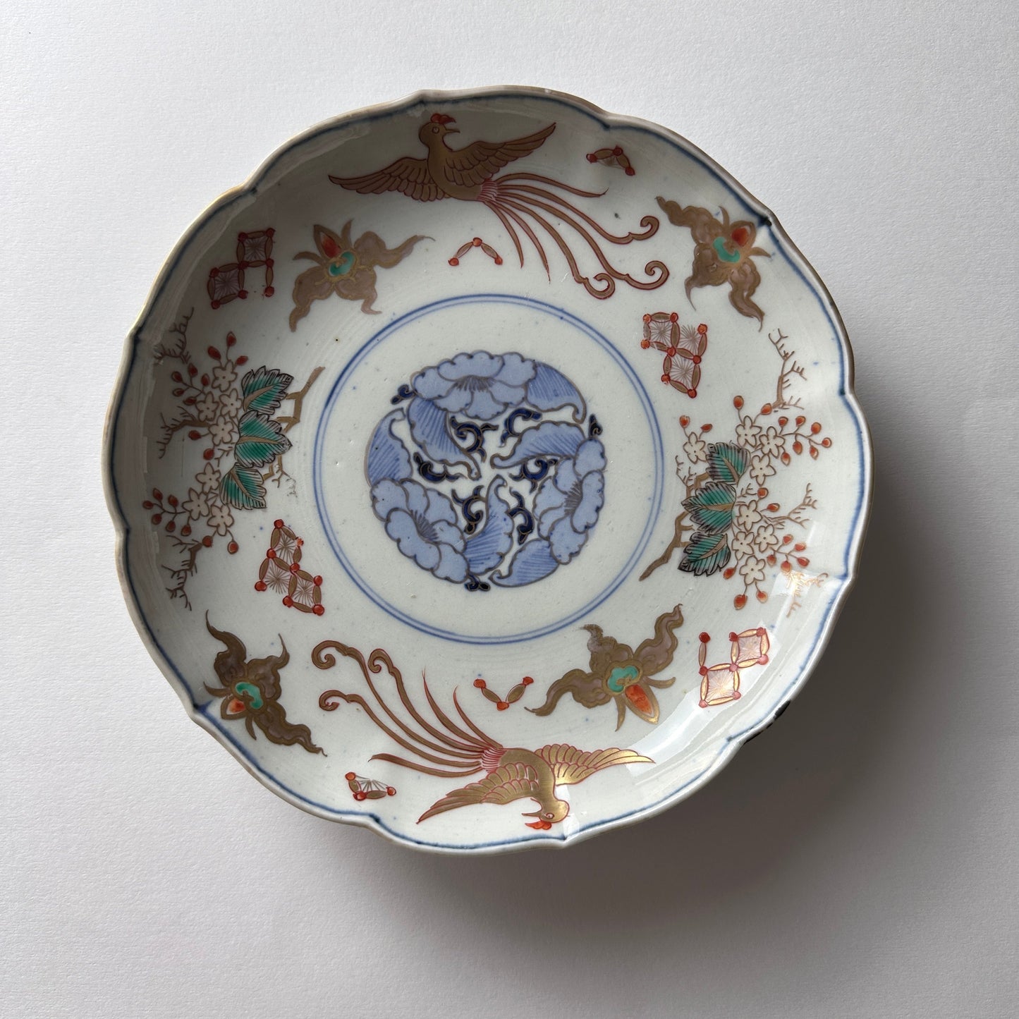 気品漂う鳳凰と花の7寸皿 - Kotto Shop