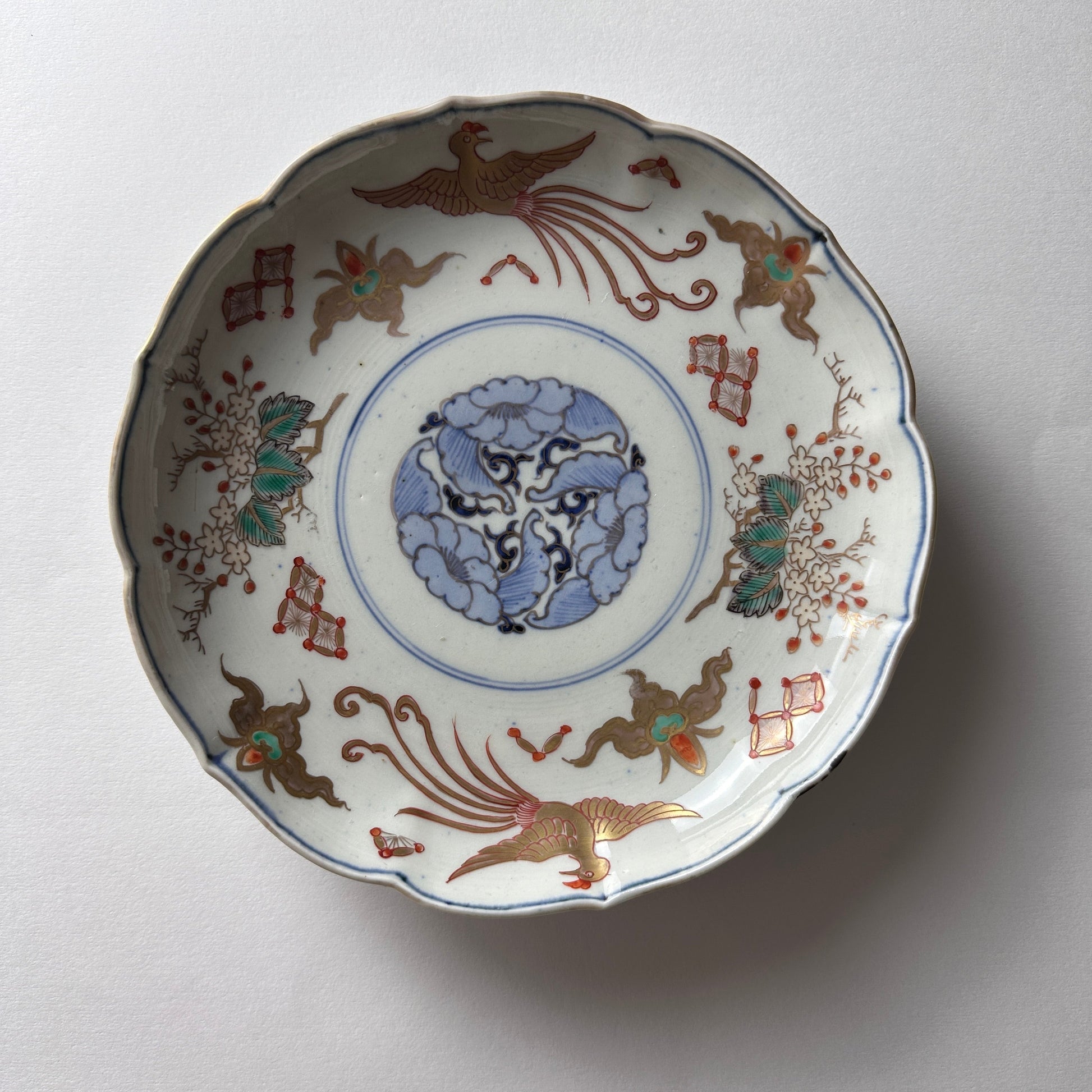 気品漂う鳳凰と花の7寸皿 - Kotto Shop