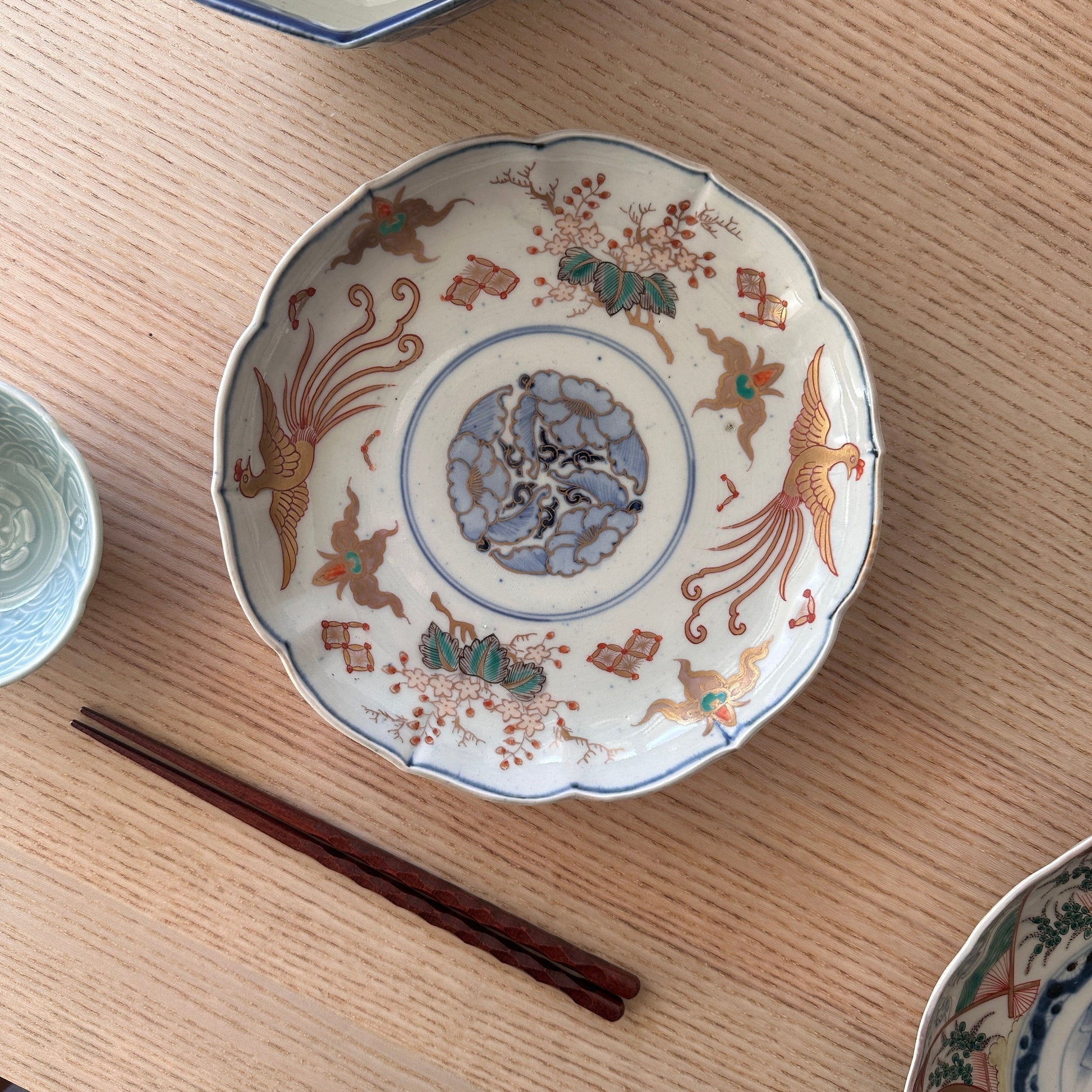 気品漂う鳳凰と花の7寸皿 - Kotto Shop