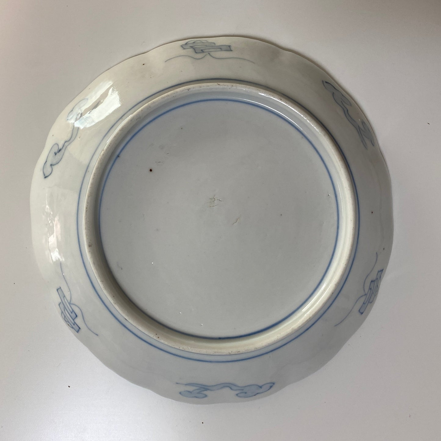 鶴が舞う余白と金彩の美しい7寸皿 - Kotto Shop