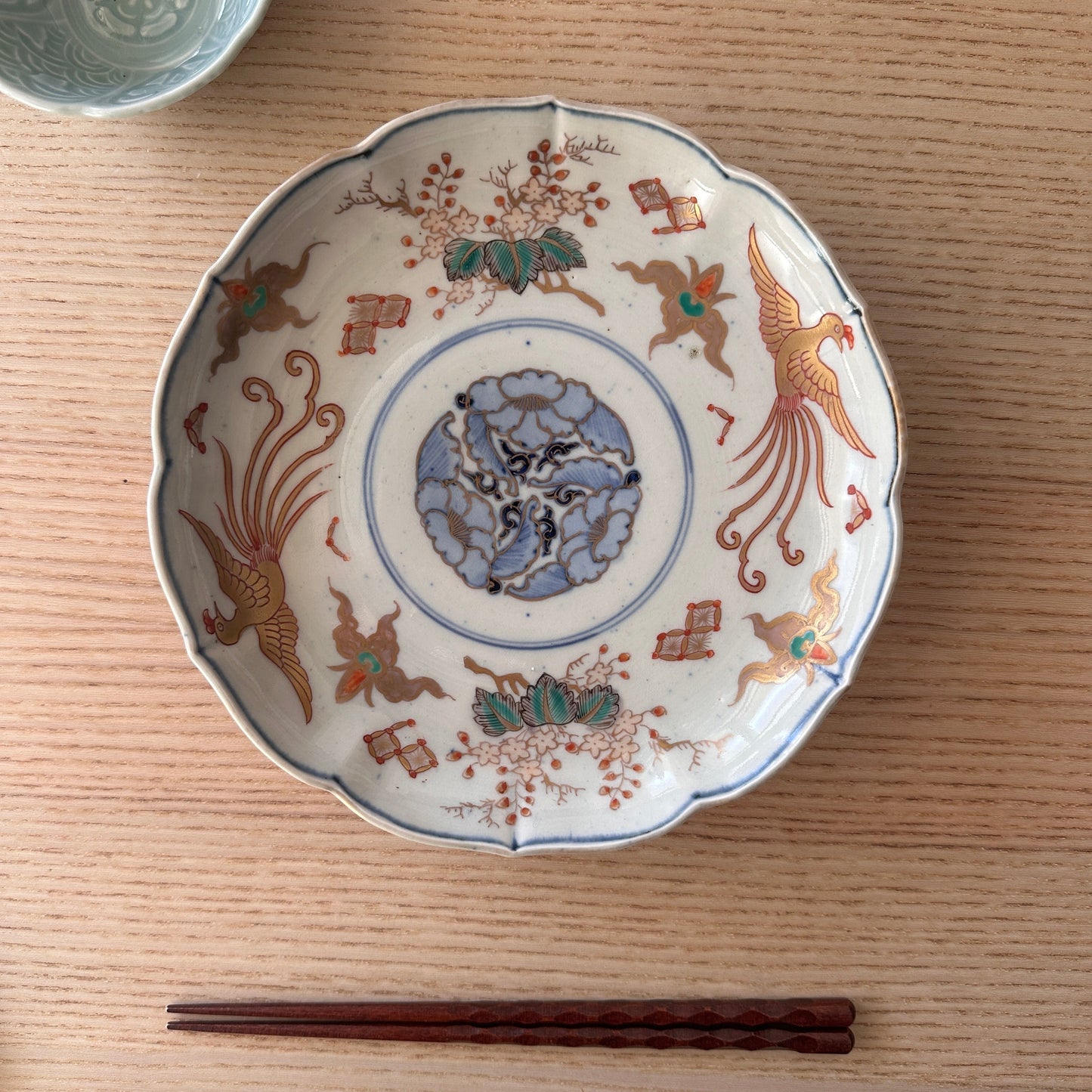 気品漂う鳳凰と花の7寸皿 - Kotto Shop