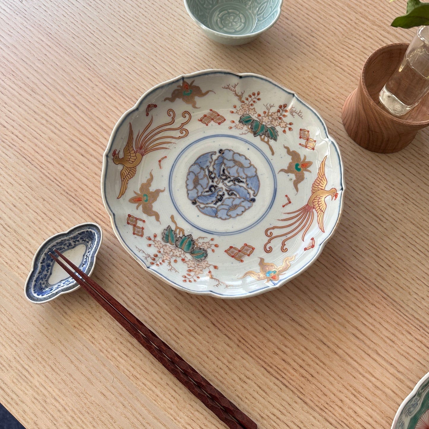 気品漂う鳳凰と花の7寸皿 - Kotto Shop