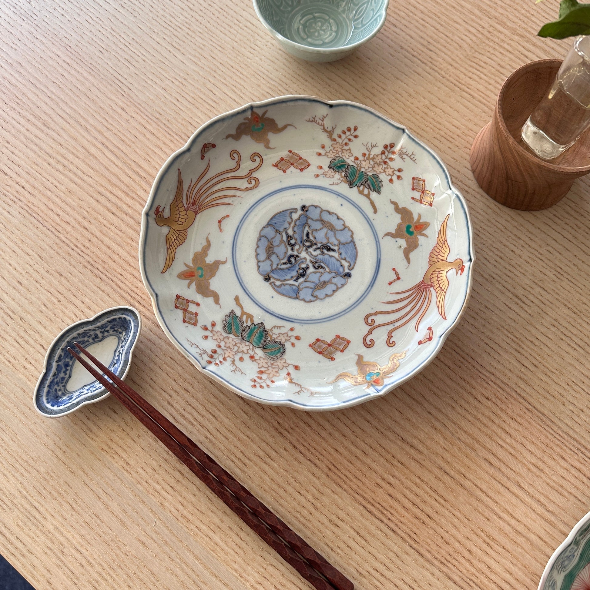 気品漂う鳳凰と花の7寸皿 - Kotto Shop