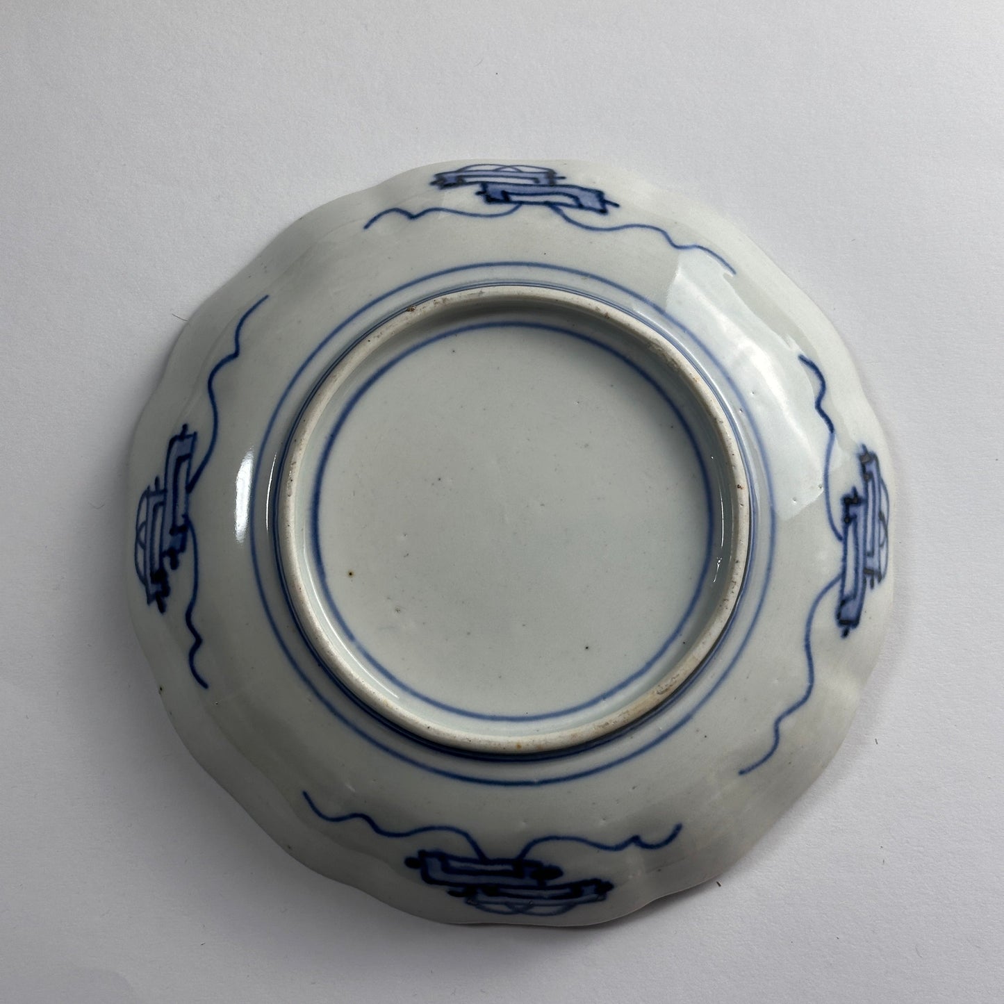 うさぎが跳ねる優美な7寸皿 - Kotto Shop