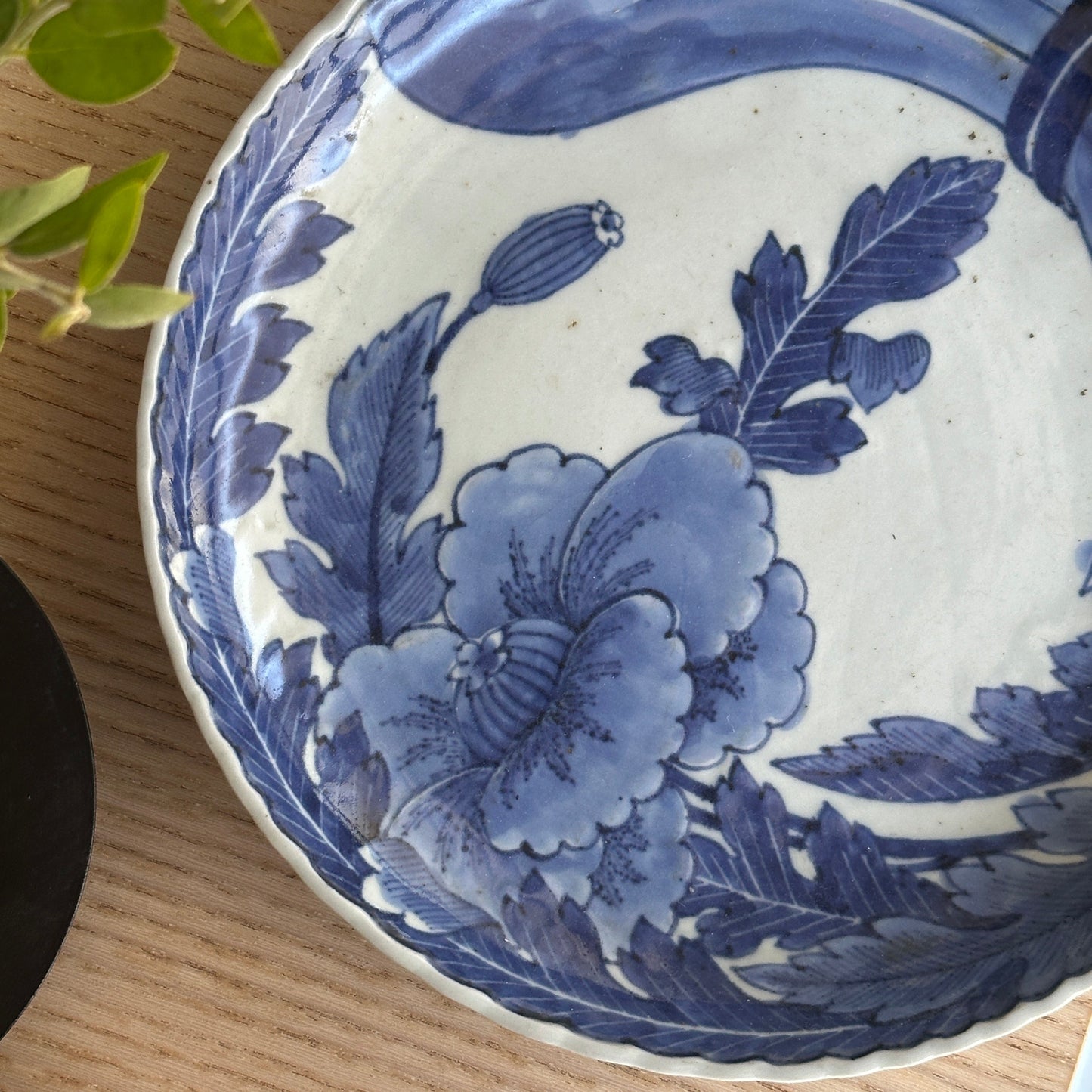 静かに藍の花咲く古伊万里8寸 - Kotto Shop