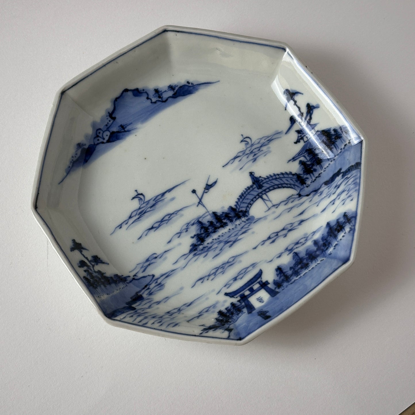古伊万里山水図の八角皿