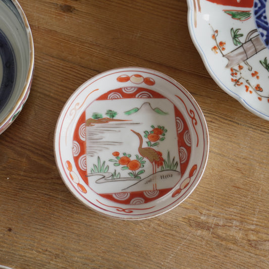 山水に鶴を望む 赤絵小皿