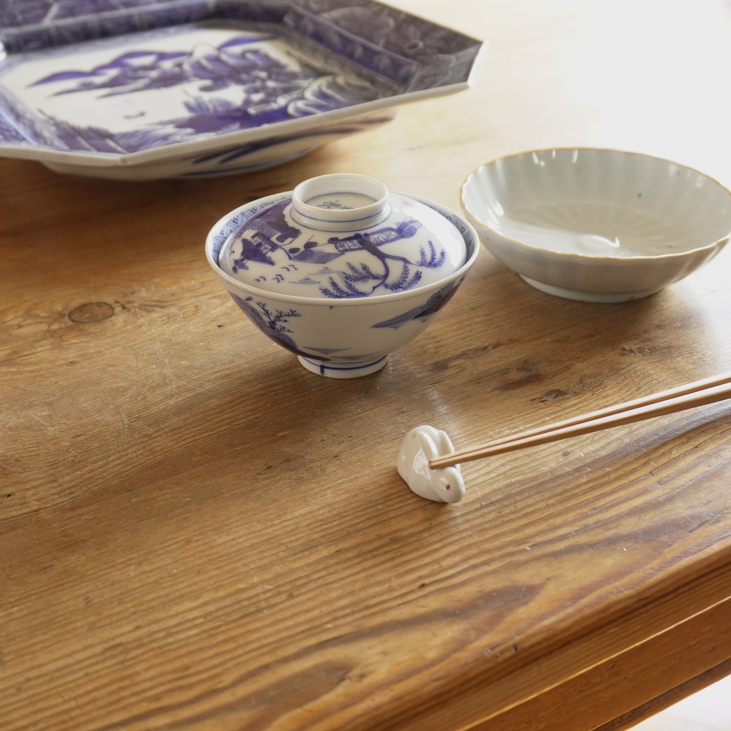 金彩と染付の小ぶりなお茶碗 - Kotto Shop