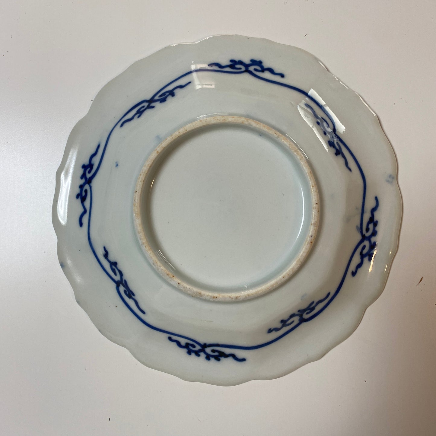 華やかに彩る染付変形中皿 - Kotto Shop