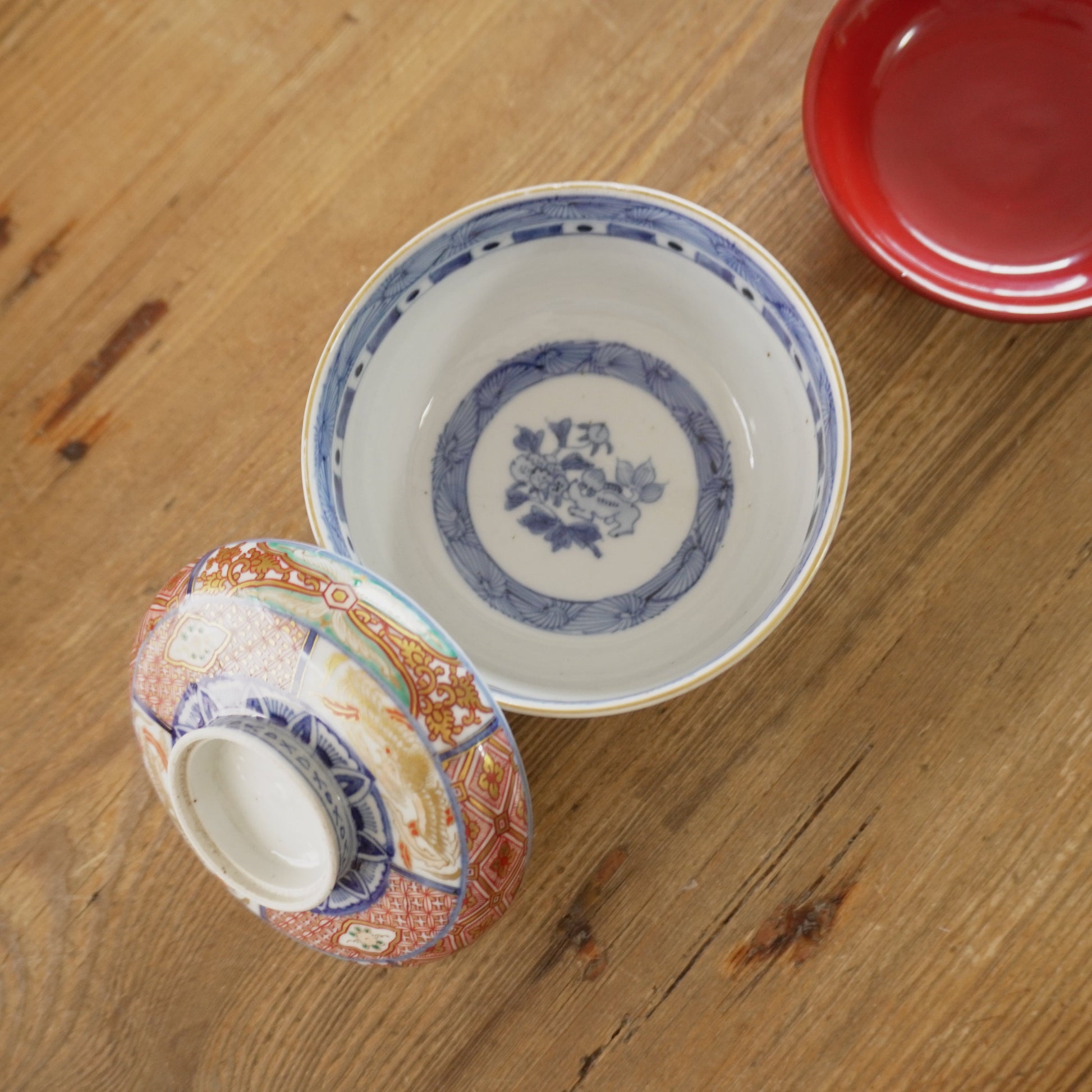 食卓を彩る色絵蓋付茶碗 - Kotto Shop