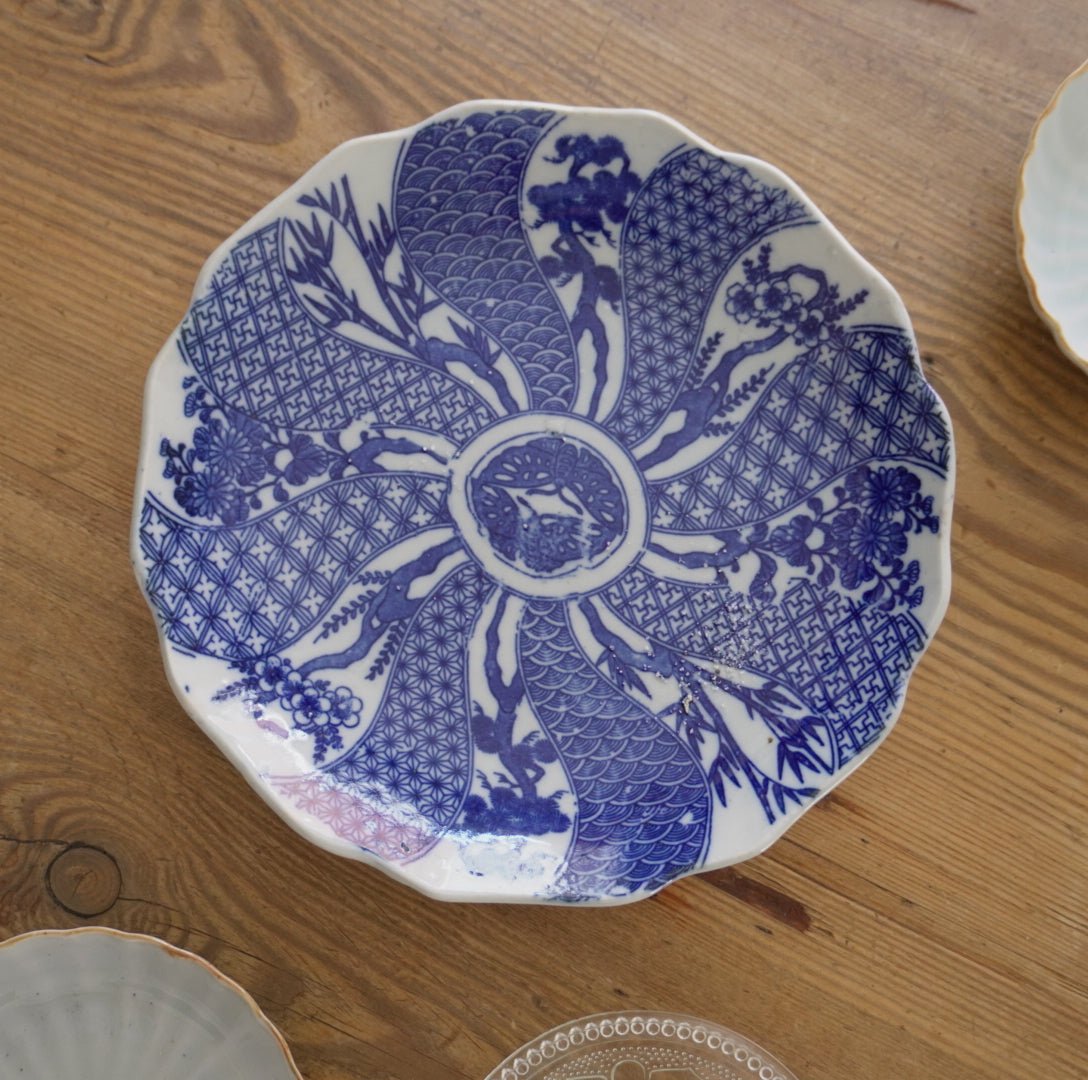 大胆な構図のアートな印判皿 - Kotto Shop