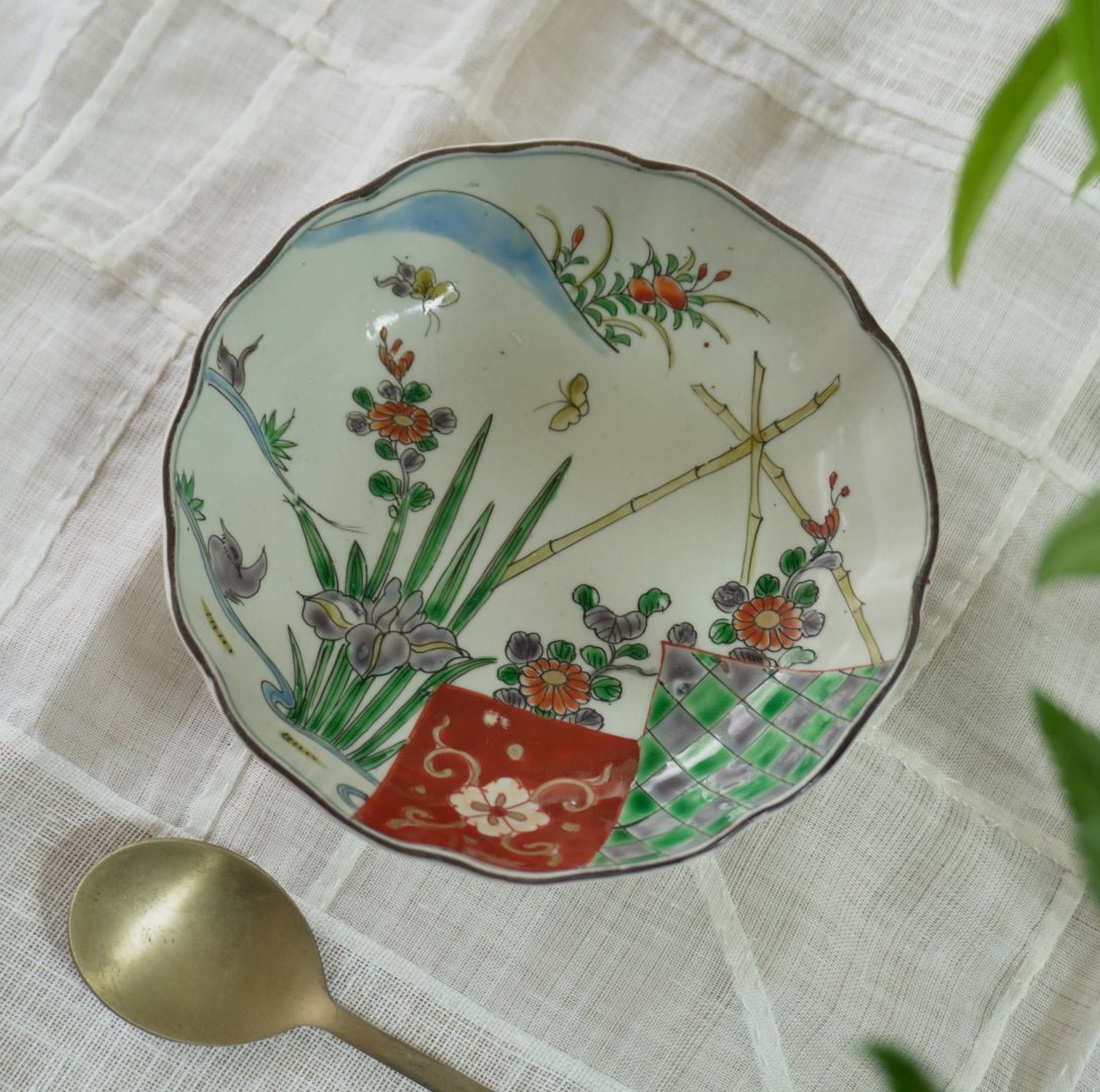 菖蒲の花咲く輪花なます皿 - Kotto Shop