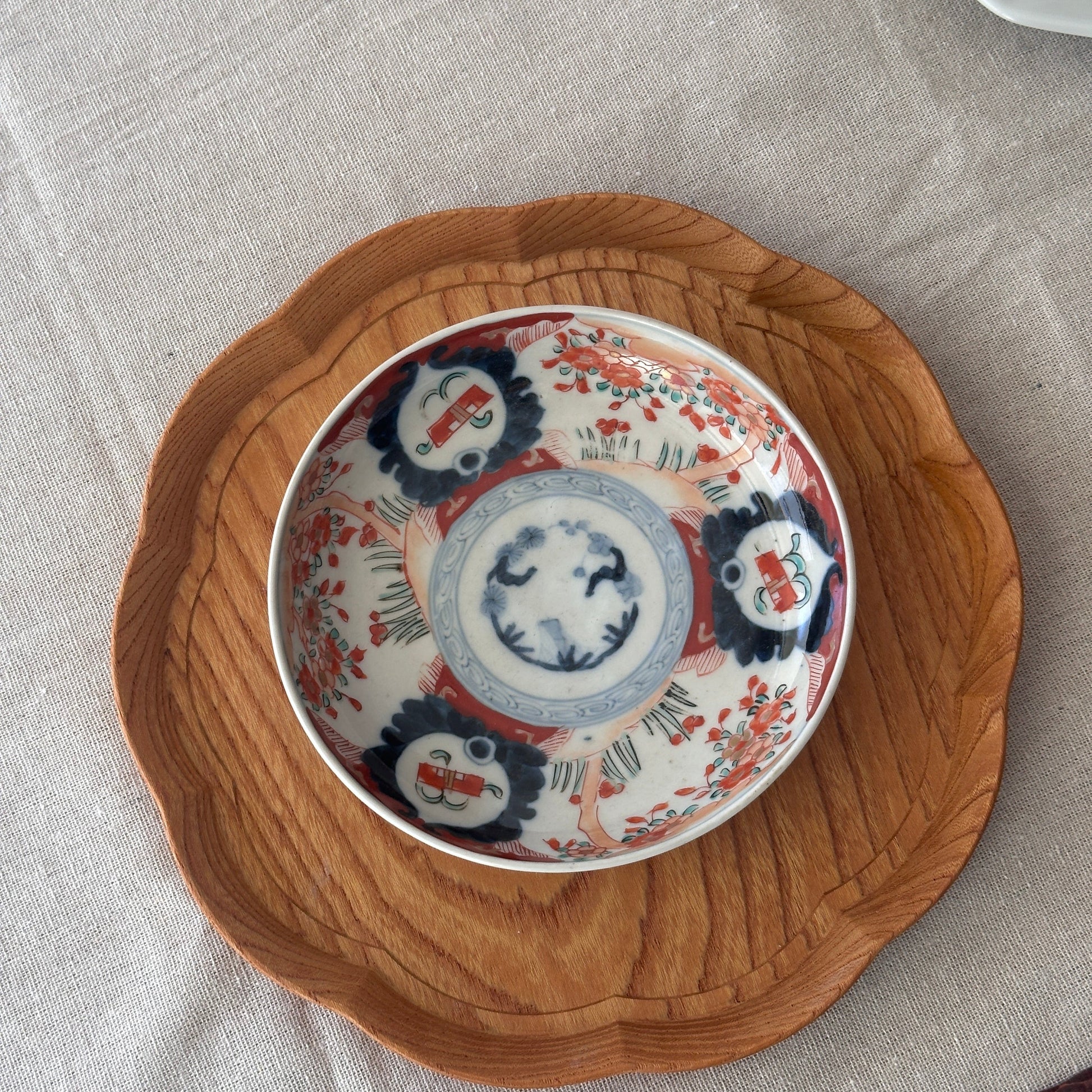 柔らかな色味の可愛らしい明治伊万里中皿 - Kotto Shop