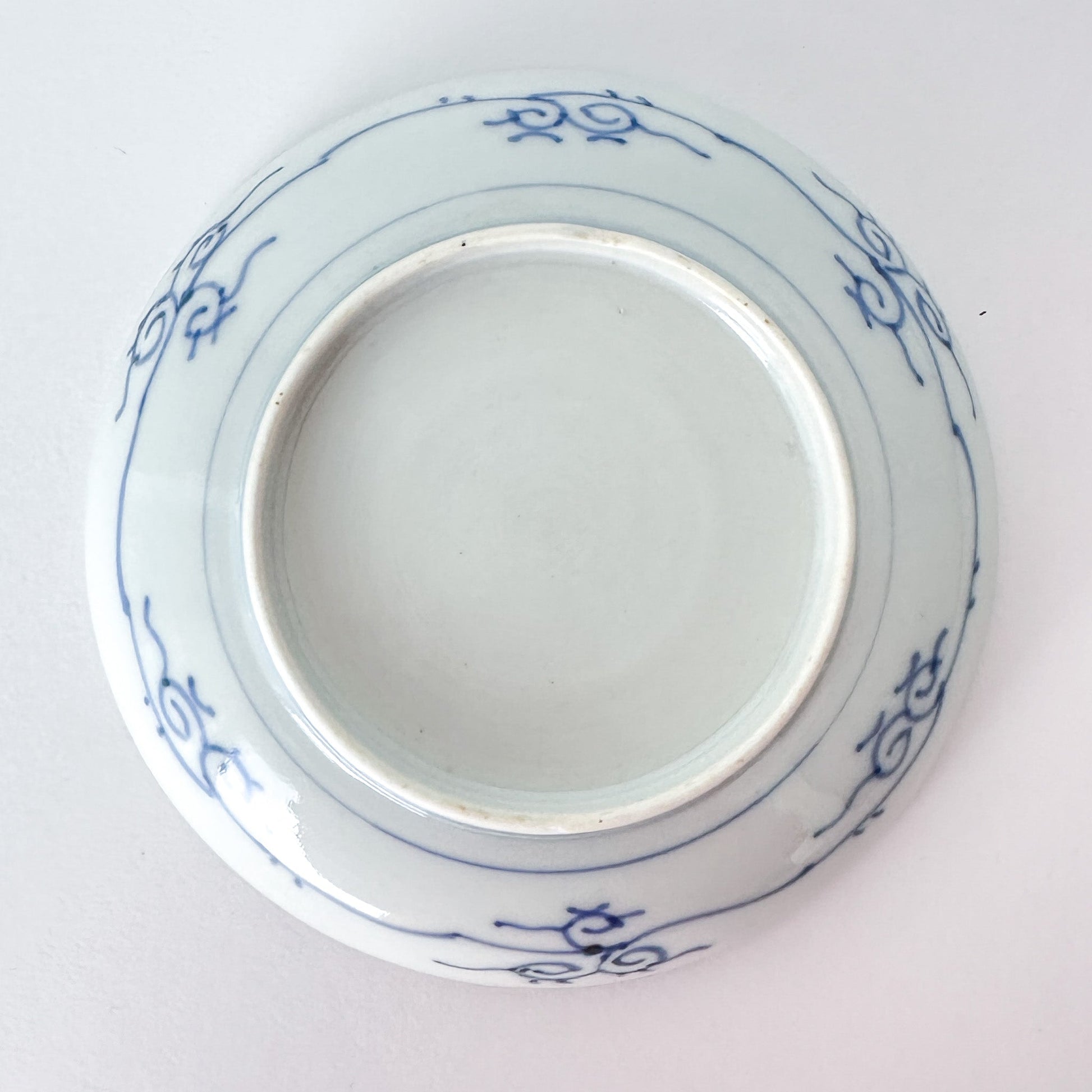 繊細な線描きの小皿 - Kotto Shop