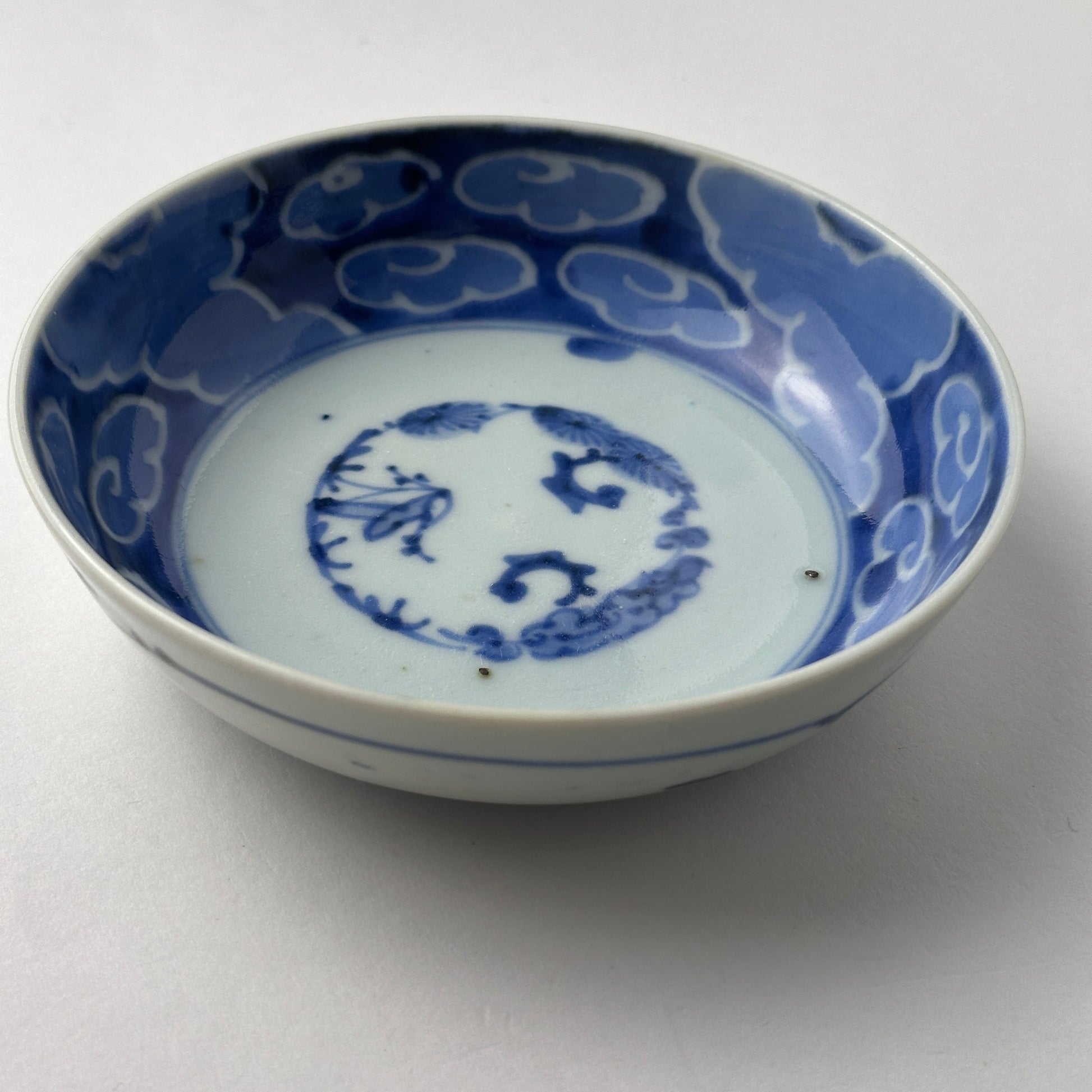 静謐の美、古伊万里染付なます皿 - Kotto Shop