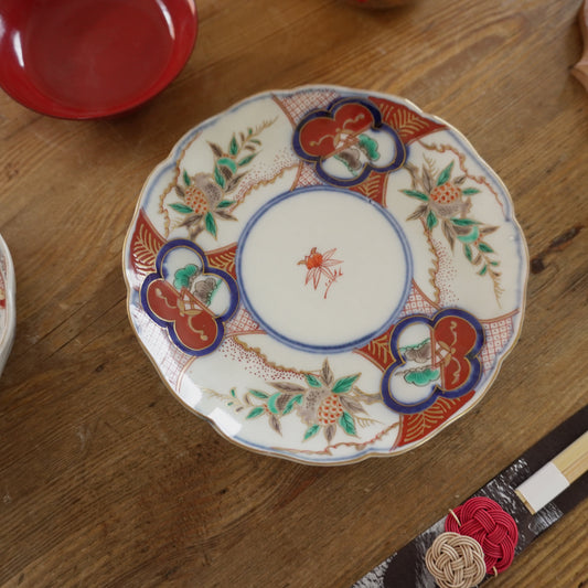 【甘手】余白がちょうどいい松に柘榴中皿 - Kotto Shop