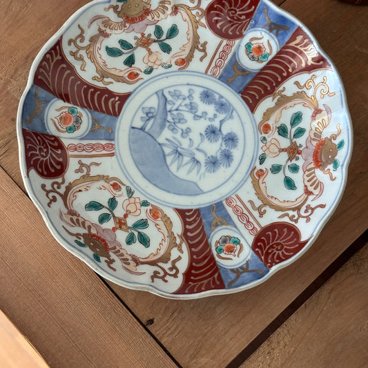 華やぎと品格をまとう色絵七寸皿 - Kotto Shop