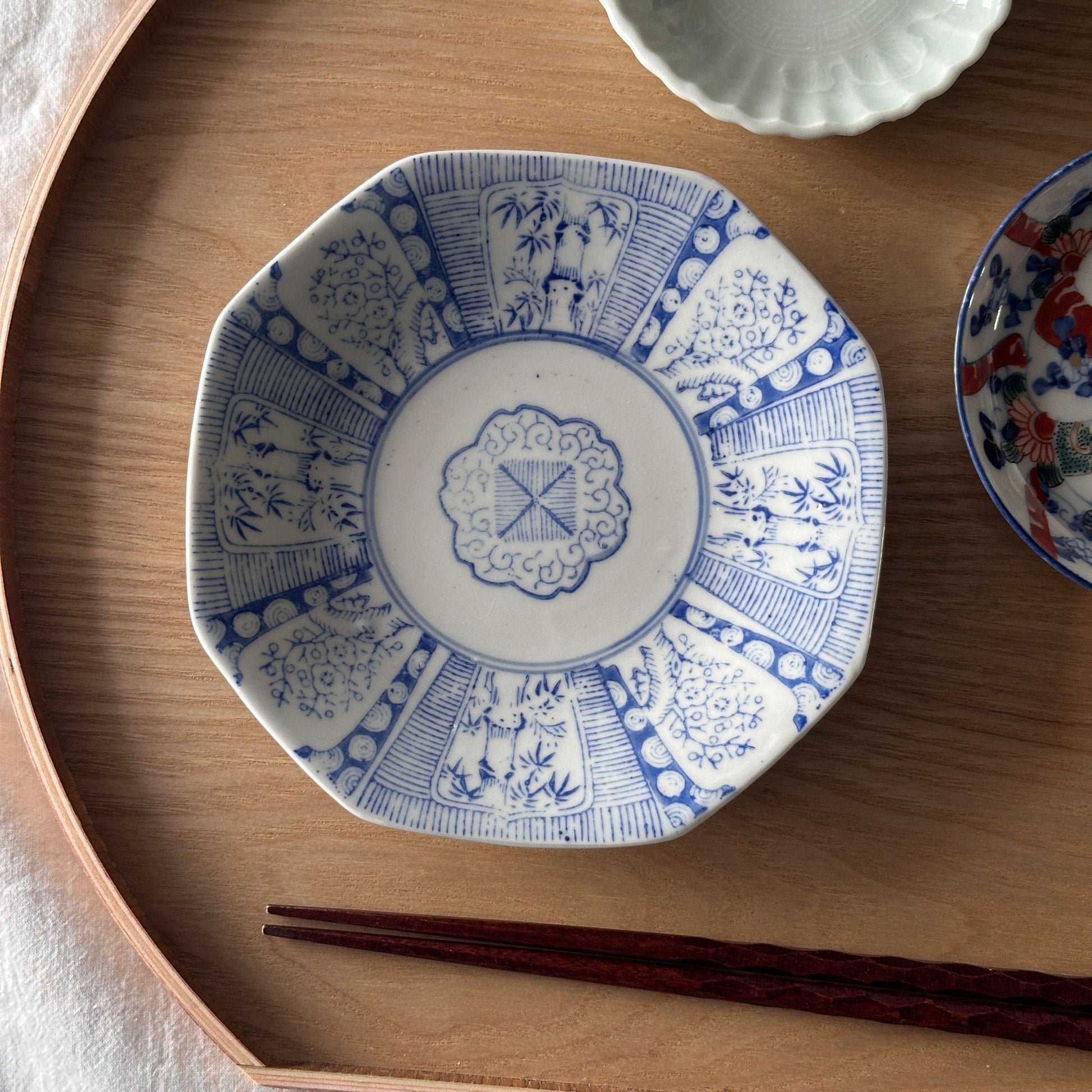 すっきりと、やさしく日々に寄り添う印版八角平皿 - Kotto Shop