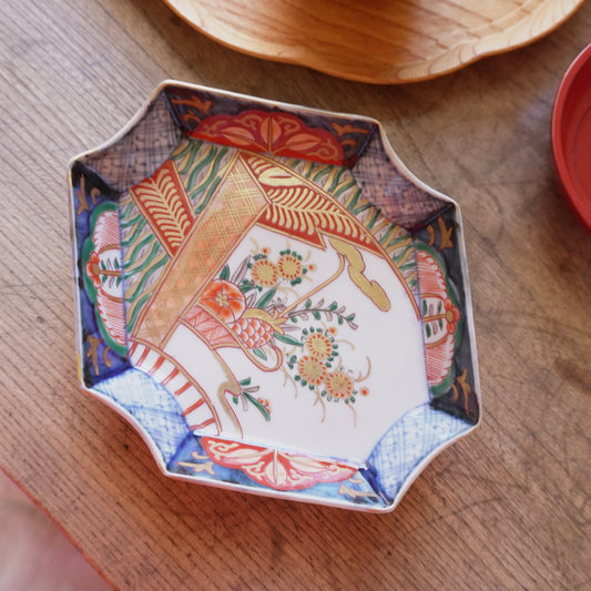 可憐な明治伊万里変形皿 - Kotto Shop