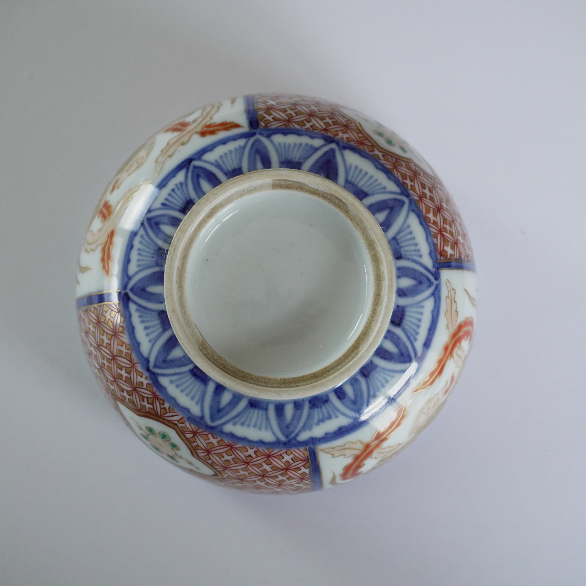 食卓を彩る色絵蓋付茶碗 - Kotto Shop