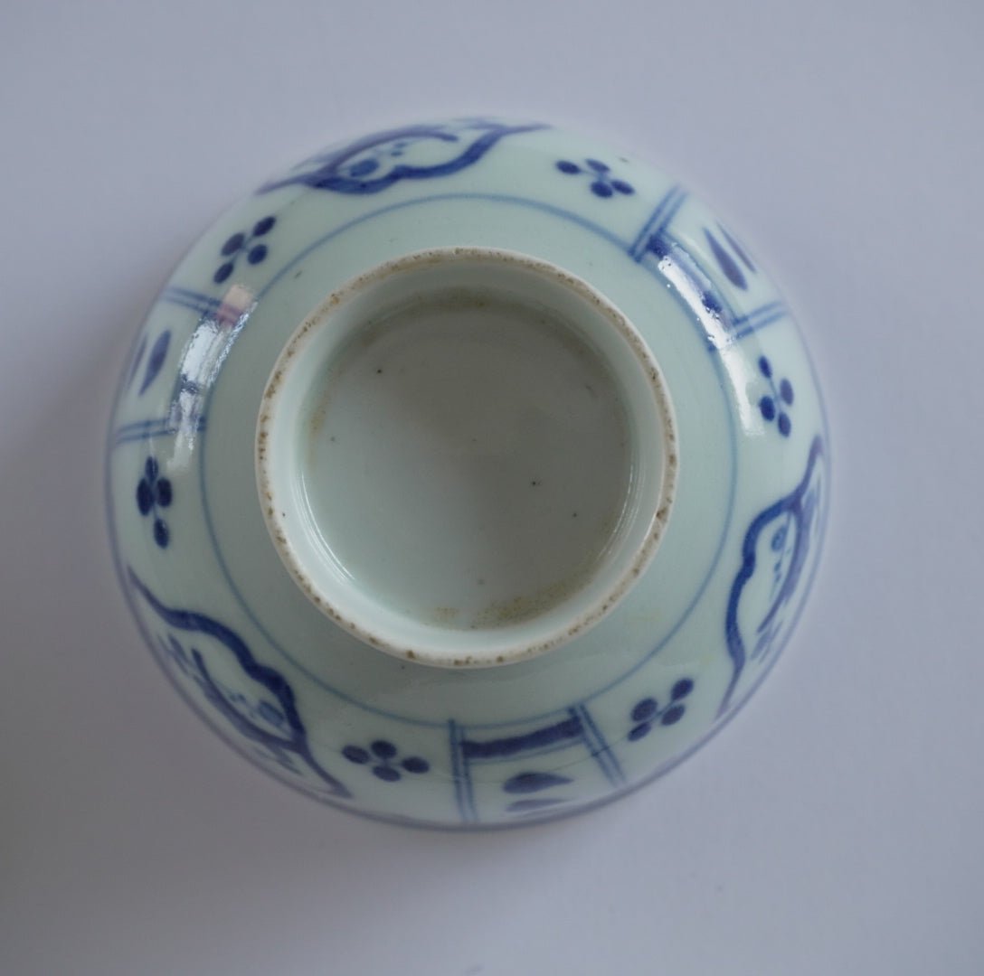 丸みのある柔らか染付茶碗 - Kotto Shop