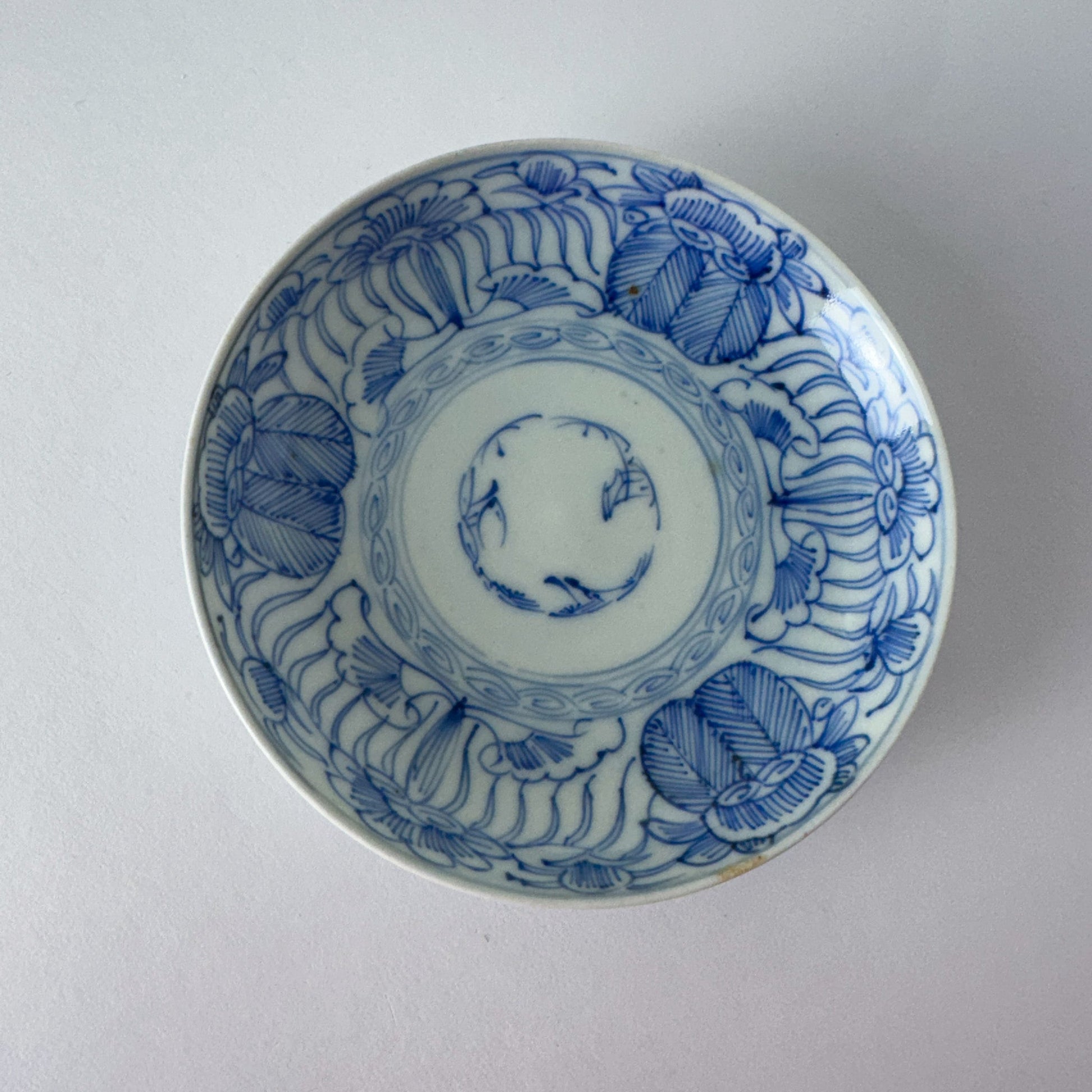 繊細な線描きの小皿 - Kotto Shop
