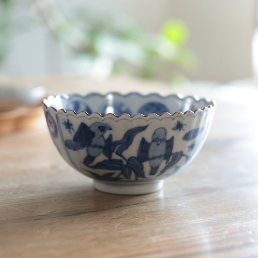 鳥が舞う爽やか輪花染付小鉢 - Kotto Shop