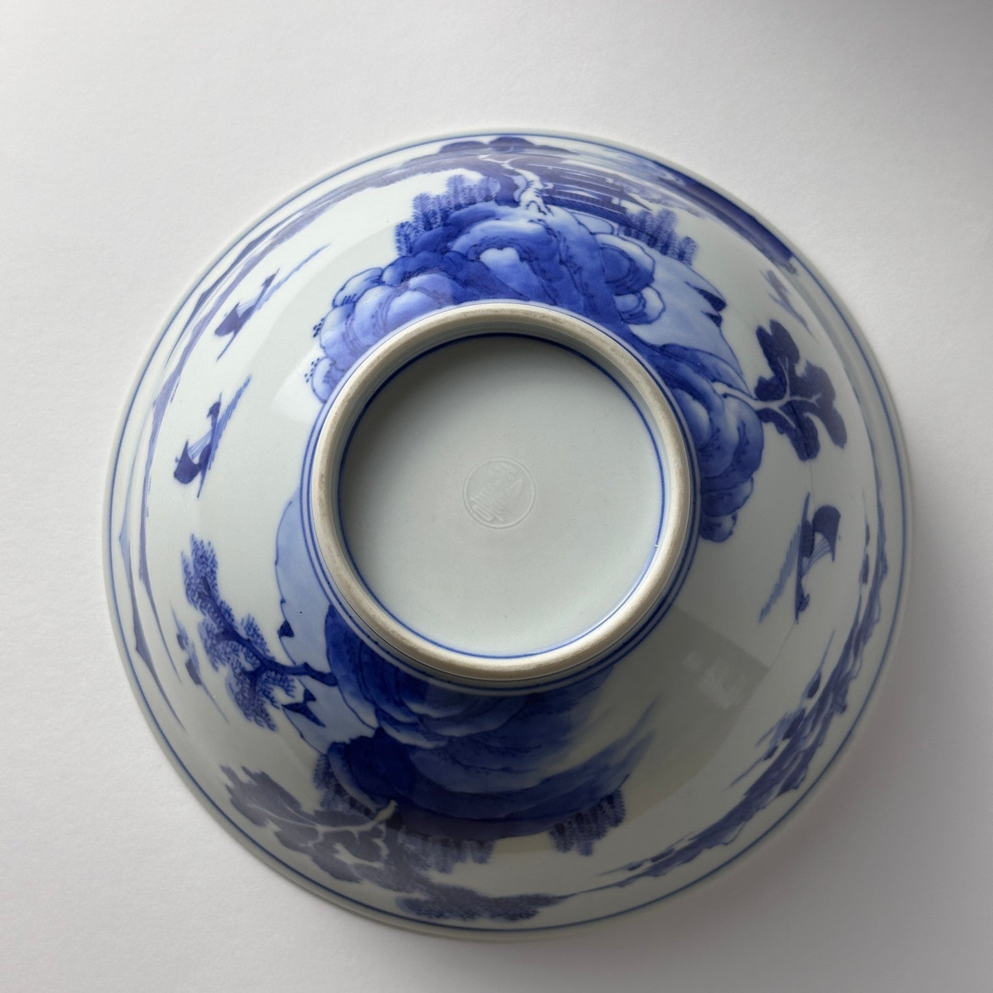 藍の山水が静かに広がる鉢 - Kotto Shop