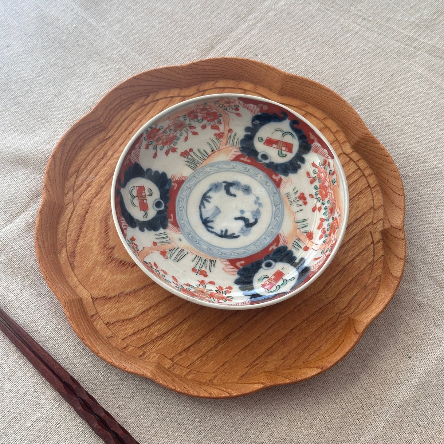 柔らかな色味の可愛らしい明治伊万里中皿 - Kotto Shop