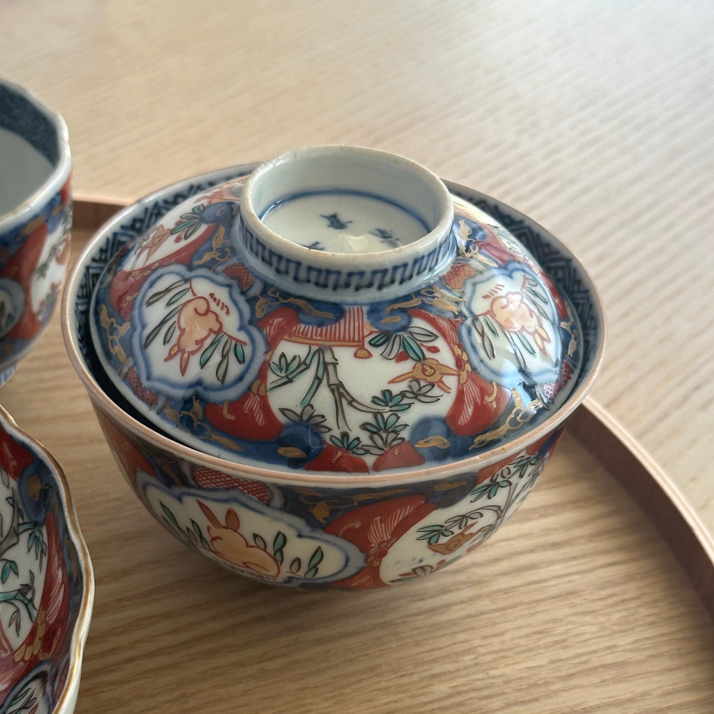 可憐なうさぎ赤絵お茶碗 - Kotto Shop