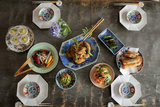 【Kotto Life #04】フードスタイリスト・山本了子さんに学ぶ、骨董の器で楽しむ“おうちごはん”の美しい盛り付け方 - Kotto Shop