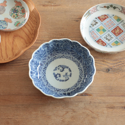 藍の輪花染付なます皿