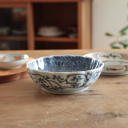 藍の輪花染付なます皿