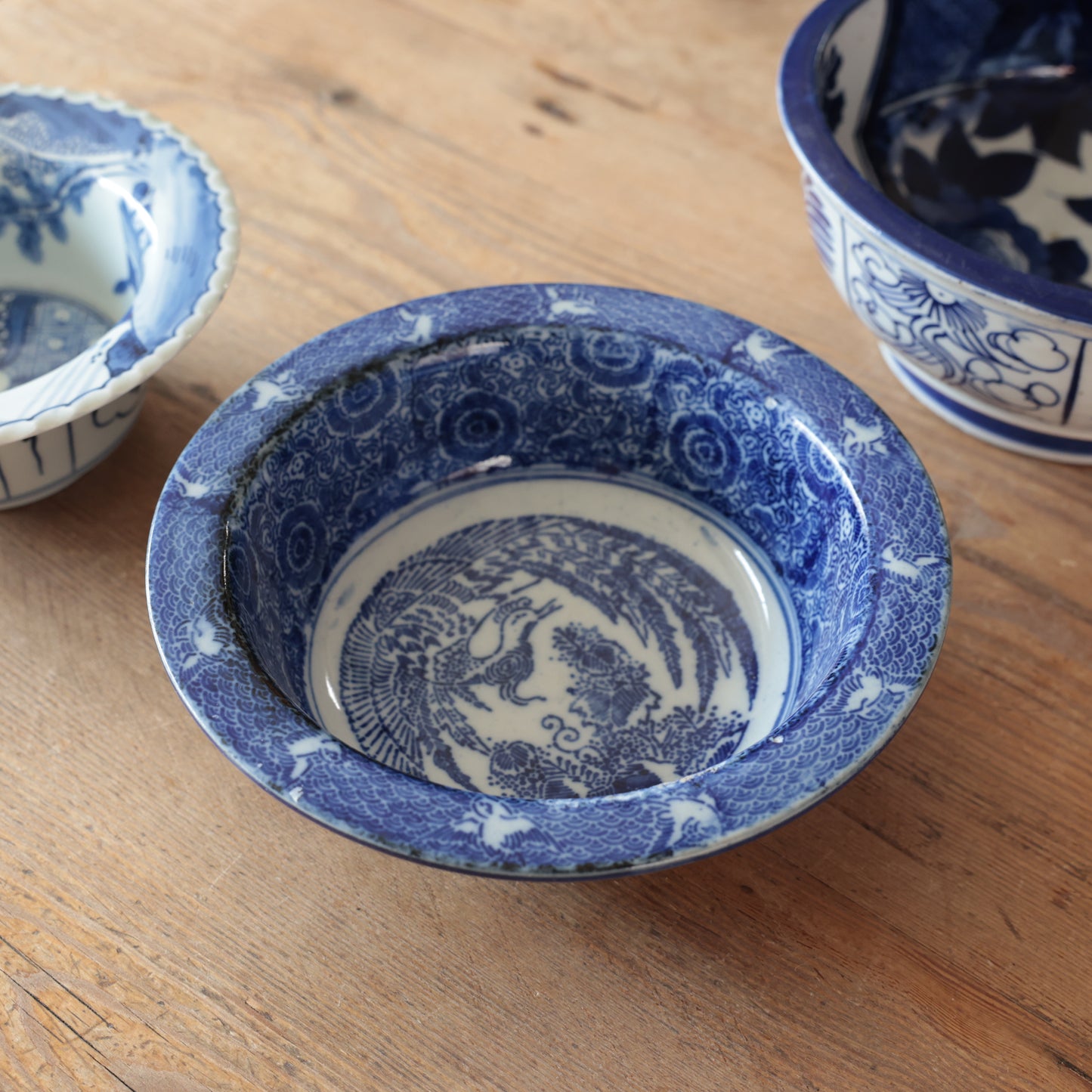 鳳凰舞う藍の印判中鉢