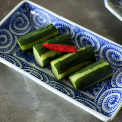 蛸唐草の染付長皿