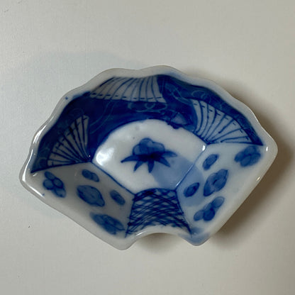 食卓を静かに彩る変形豆皿