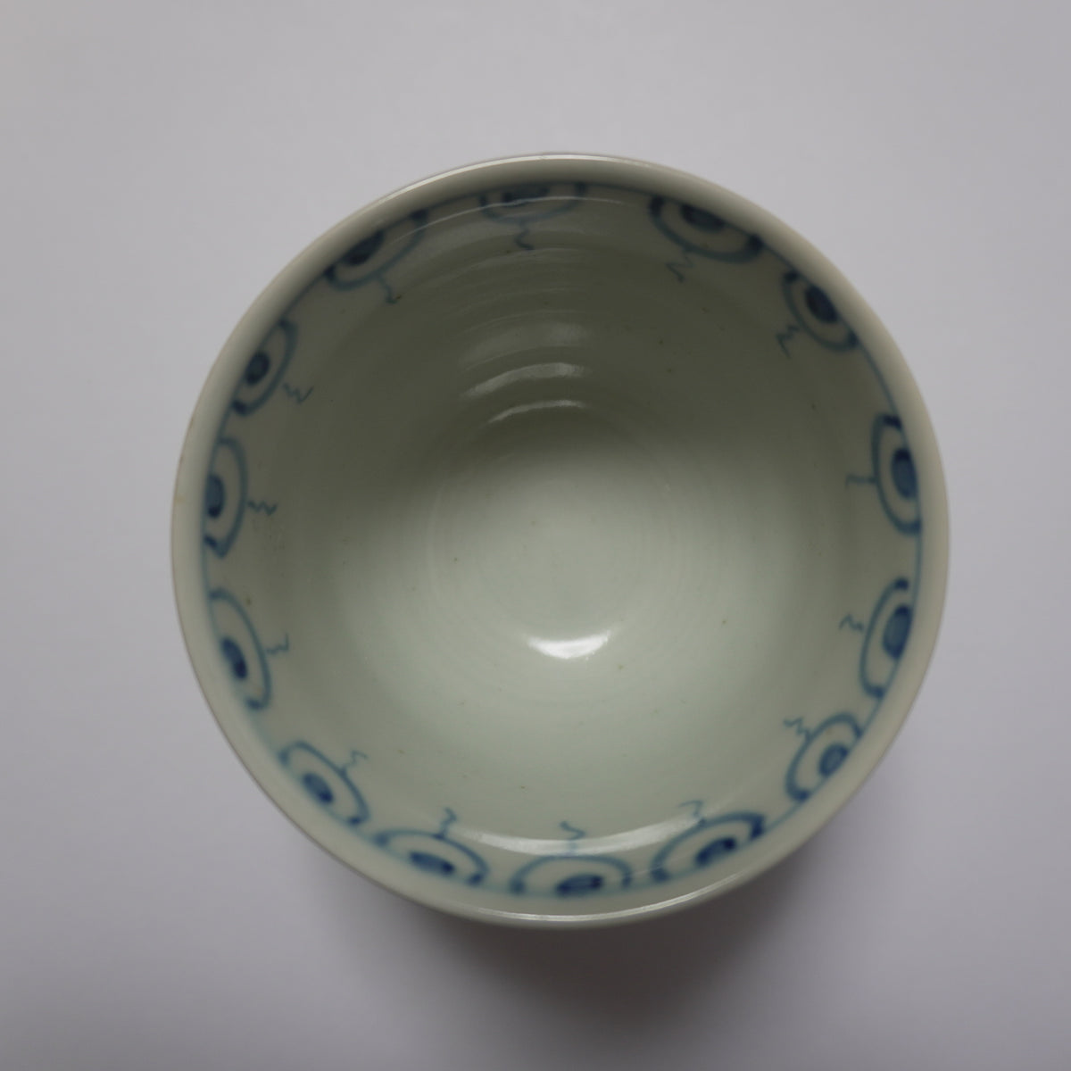 小鳥と木の実の染付湯呑み