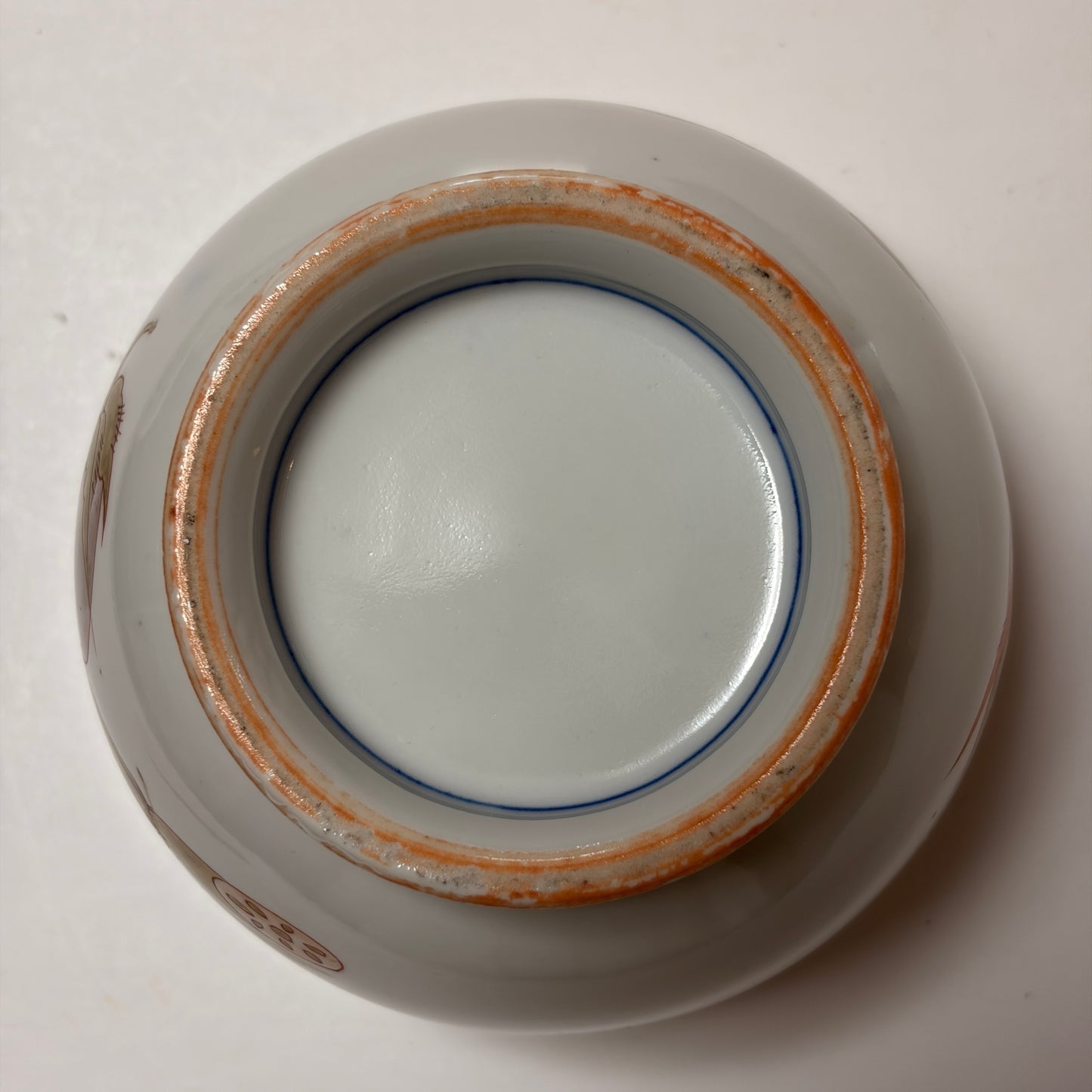 赤と金の菊が彩る香炉