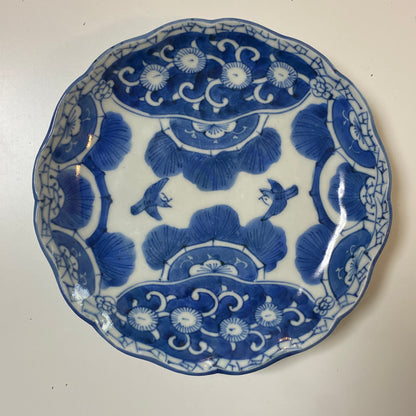 松鳥の染付輪花皿