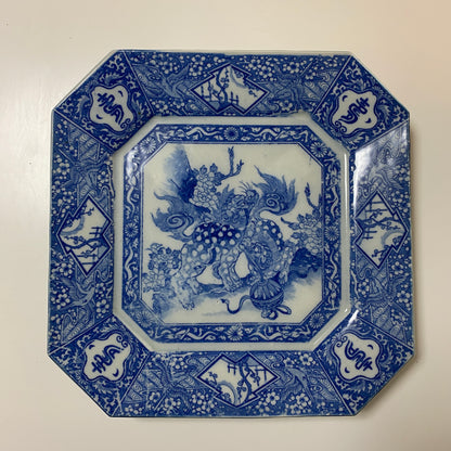 獅子と牡丹咲く角大皿