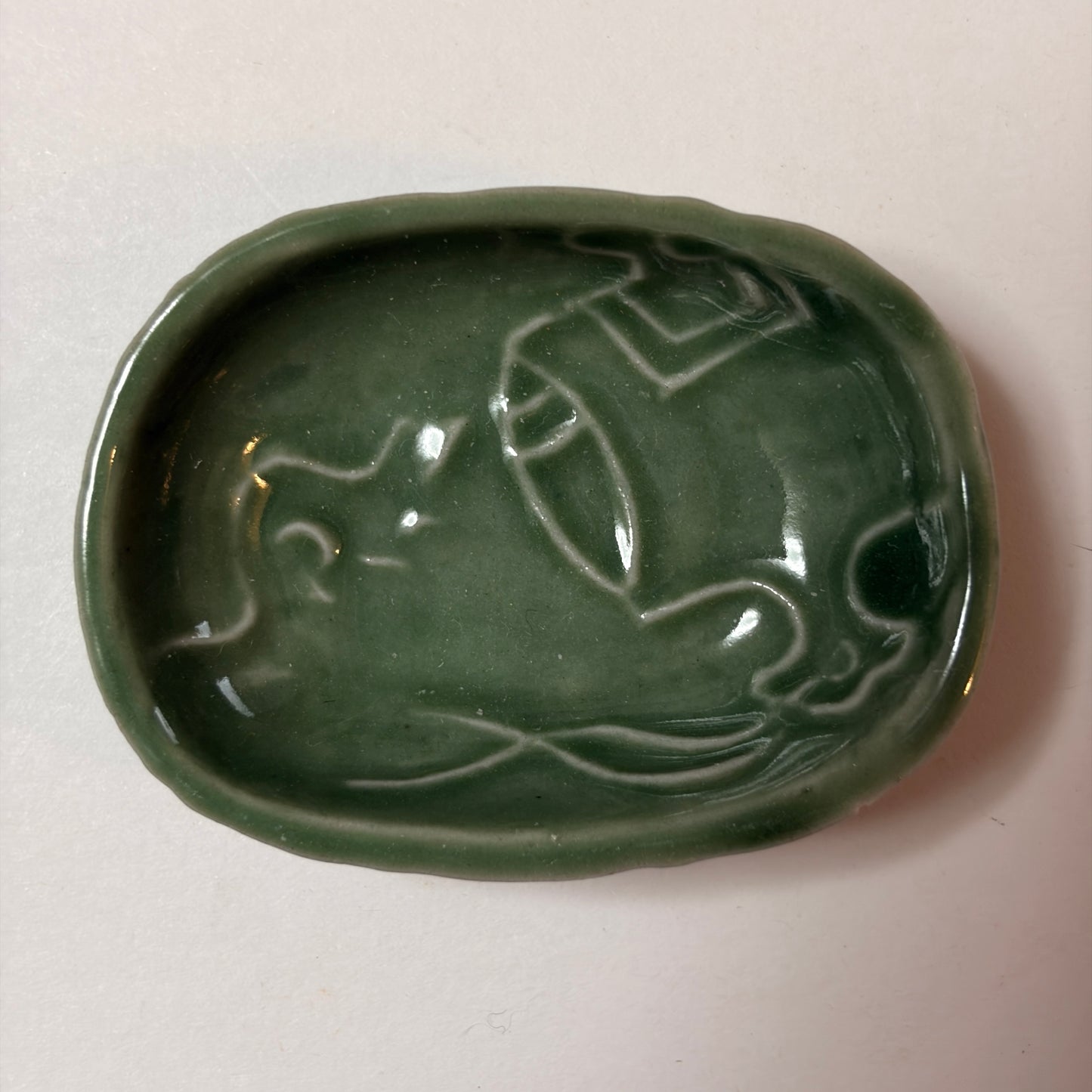 優しいグリーンの変形豆皿