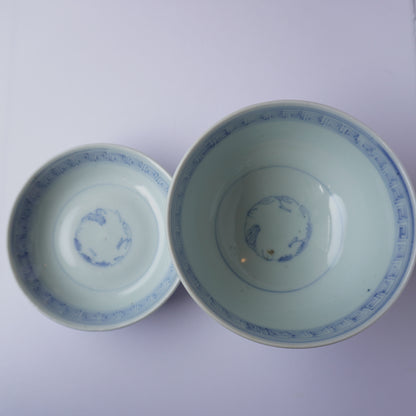 涼しげな藍の染付け茶碗
