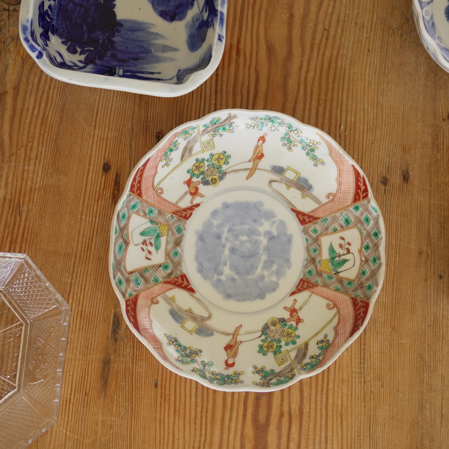 余白の美しい淡色色絵7寸 - Kotto Shop