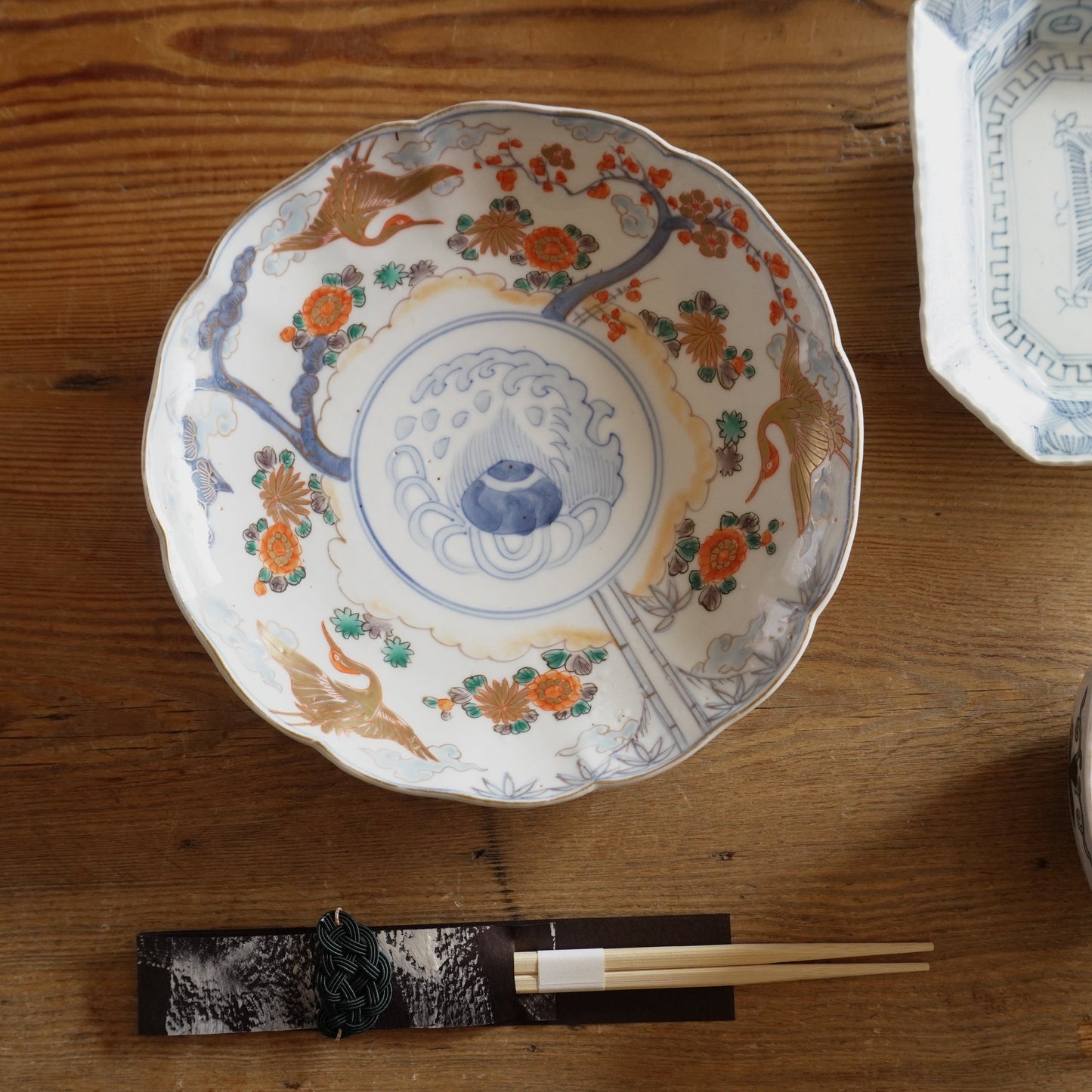 鶴が舞う余白と金彩の美しい7寸皿 - Kotto Shop