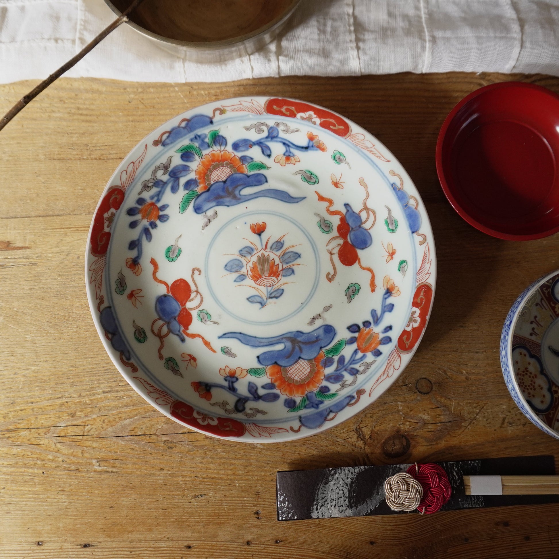 可愛らしい余白のある明治伊万里7寸 - Kotto Shop