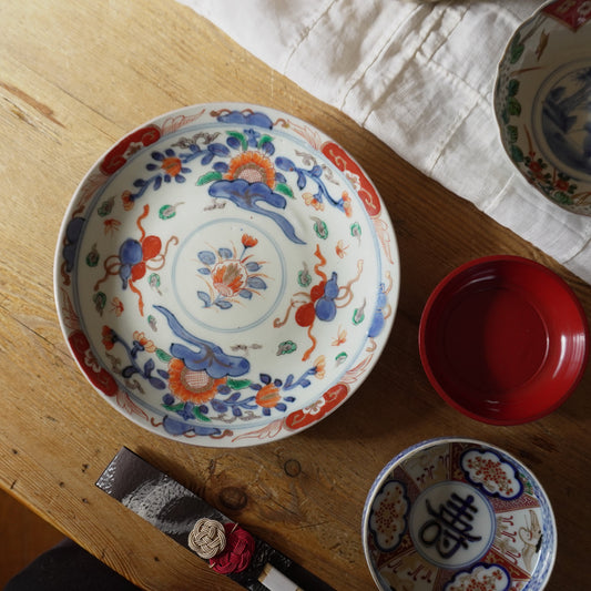 可愛らしい余白のある明治伊万里7寸 - Kotto Shop