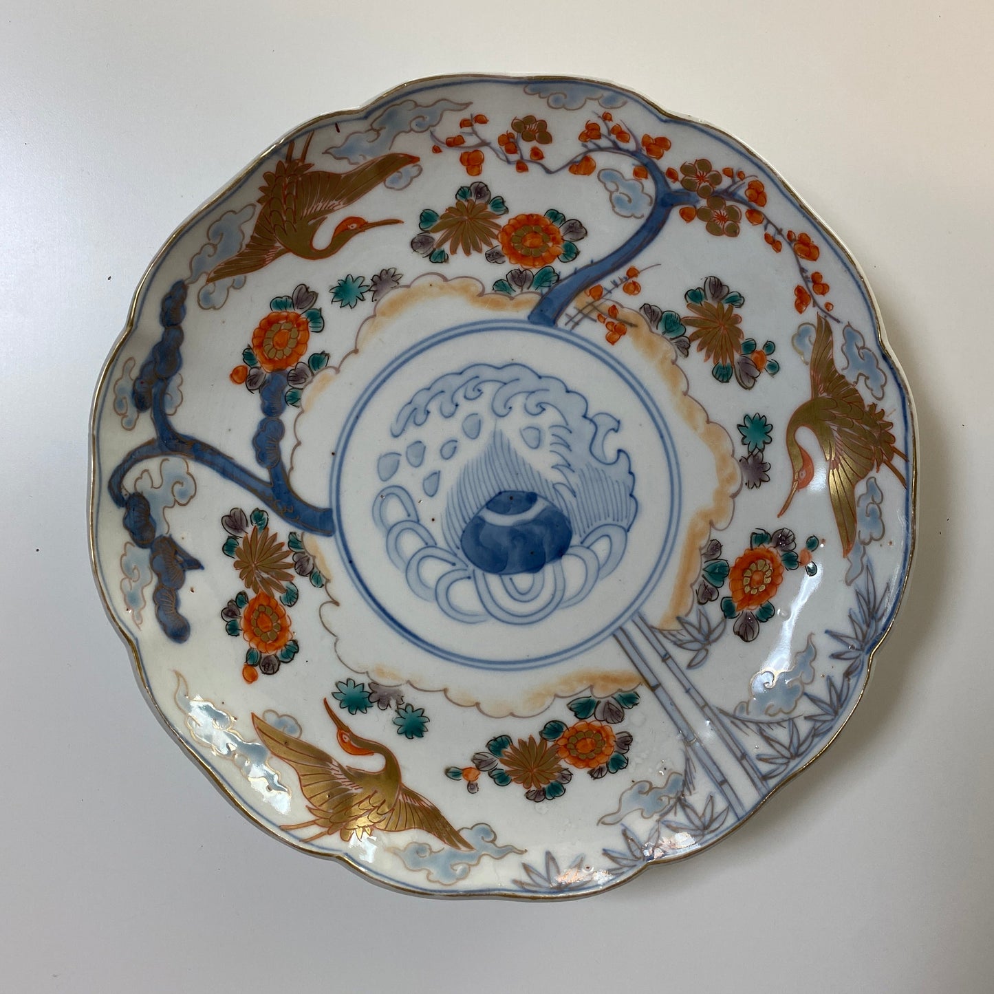 鶴が舞う余白と金彩の美しい7寸皿 - Kotto Shop