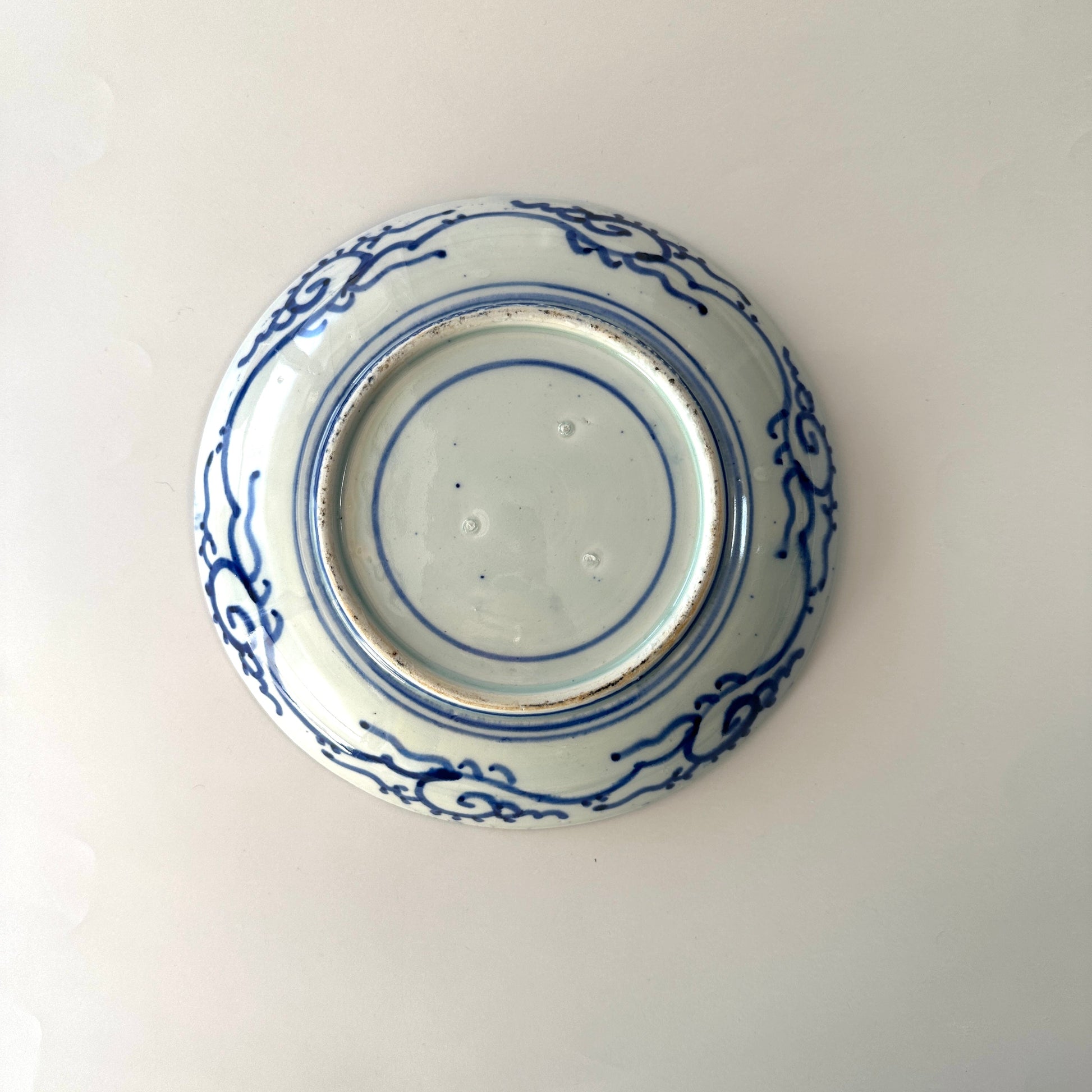 風景図に桜舞う印判7寸皿 - Kotto Shop